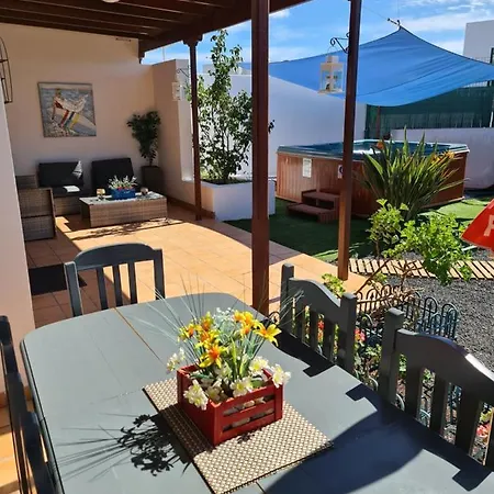 Luxury Hotel Playa Blanca (Lanzarote)